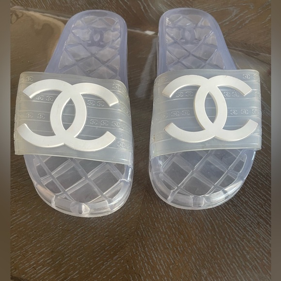 CHANEL CLEAR CC LOGO SLIDES - size 39-40 - Picture 2 of 15